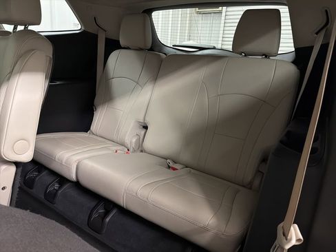 Used 2021 Buick Enclave Essence w/ Sound and Sites Package image 25