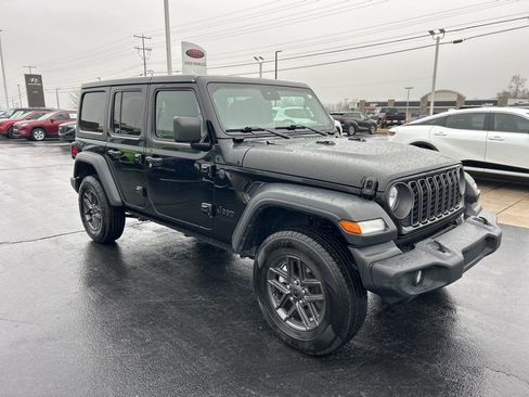 Used 2024 Jeep Wrangler Sport S image 21