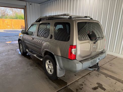 Used 2004 Nissan Xterra XE image 2