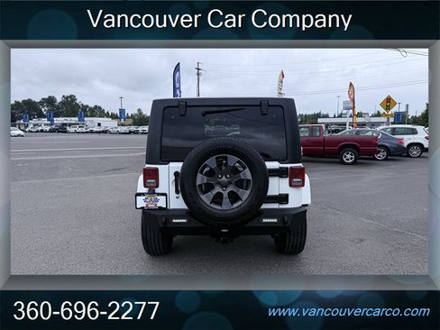 Used 2018 Jeep Wrangler Unlimited Sahara AWD/4WD image 6