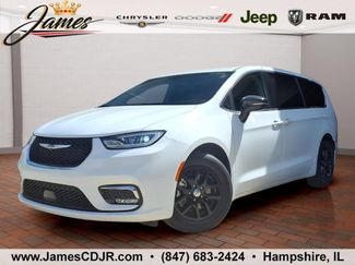 Used 2024 Chrysler Pacifica Touring-L FWD video 1