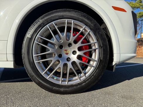 Used 2016 Porsche Cayenne GTS image 70