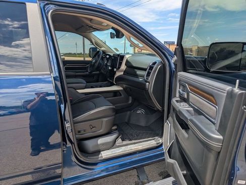 Used 2022 RAM 3500 Laramie AWD/4WD image 4