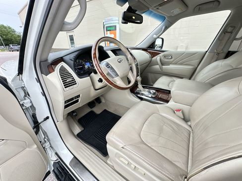 Used 2016 INFINITI QX80 4WD w/ Deluxe Technology Package image 10