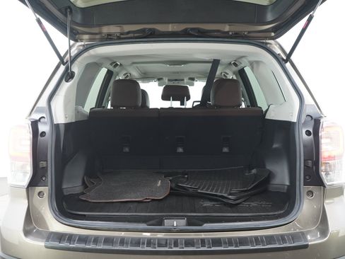 Used 2017 Subaru Forester 2.5i Touring AWD/4WD image 17