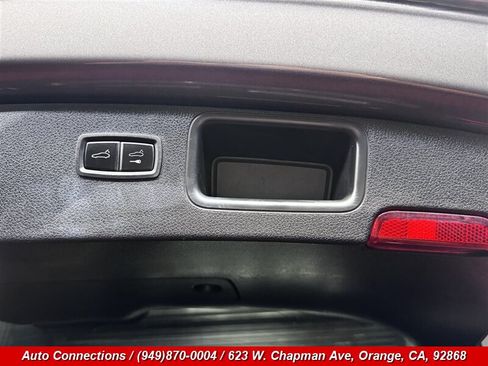 Used 2018 Porsche Macan AWD/4WD image 32