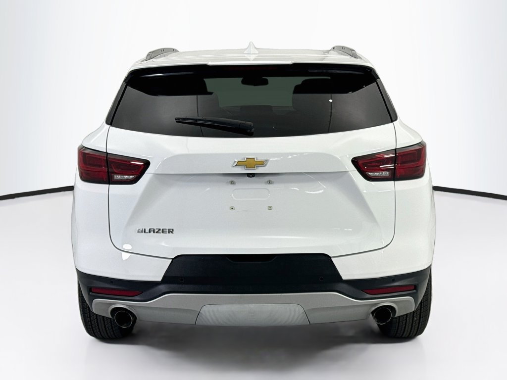 Used 2024 Chevrolet Blazer LT w/ Convenience Package FWD image 6