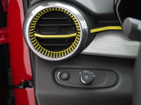 New 2026 Chevrolet Trax LT w/ Driver Confidence Package image 18