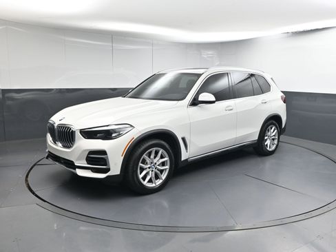 Used 2022 BMW X5 xDrive40i image 2