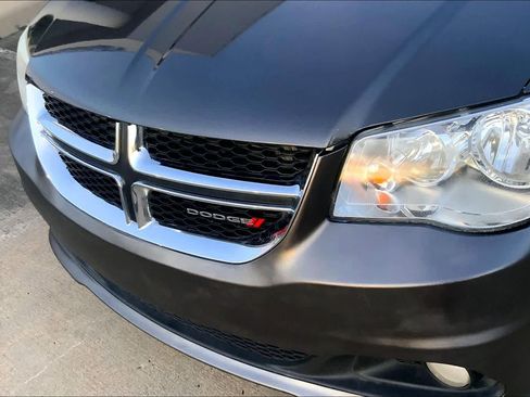 Used 2020 Dodge Grand Caravan SXT image 30