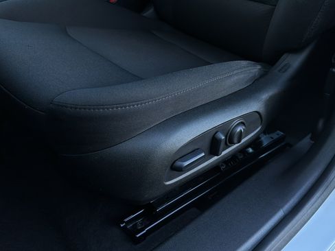Used 2024 Chevrolet Malibu LT FWD image 24