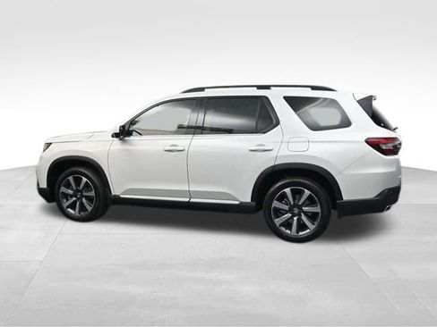 New 2025 Honda Pilot Touring image 5