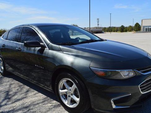 Used 2018 Chevrolet Malibu LS w/ LPO, Convenience Package 1 image 3