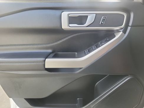Used 2023 Ford Explorer XLT RWD image 21
