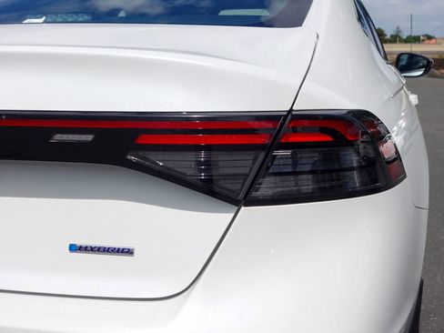 Used 2024 Honda Accord EX-L image 6