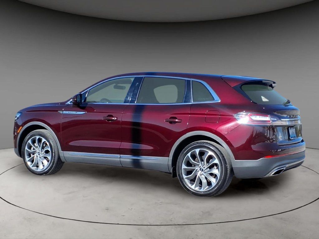 Used 2023 Lincoln Nautilus Reserve w/ Luxury Package AWD/4WD image 16
