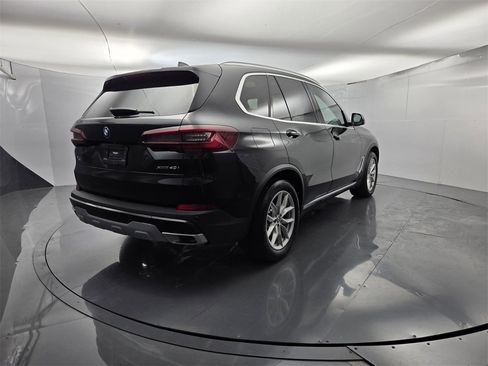 Used 2023 BMW X5 xDrive40i w/ Executive Package image 9