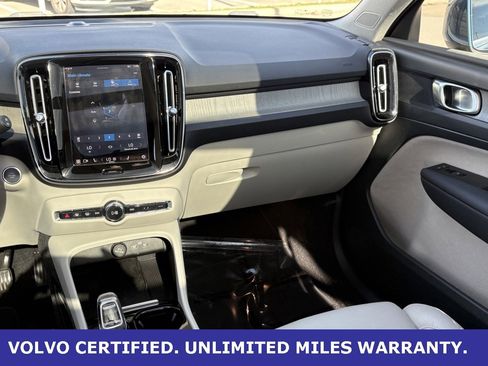 Certified 2023 Volvo XC40 B4 Plus image 14