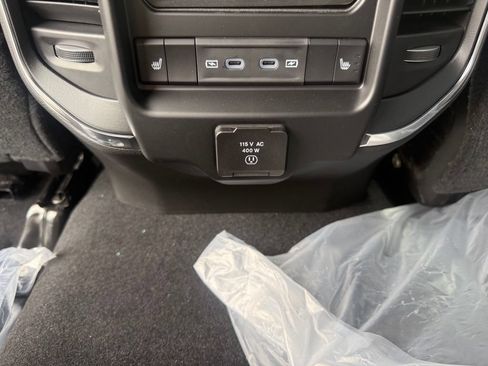 New 2026 RAM 2500 Laramie AWD/4WD image 46