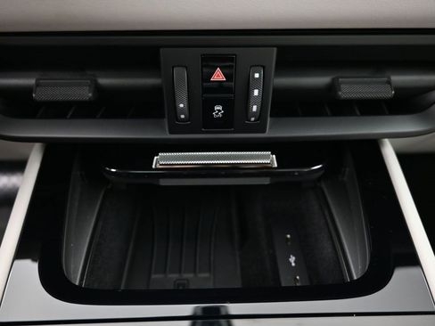 Used 2025 Porsche Cayenne Coupe image 24