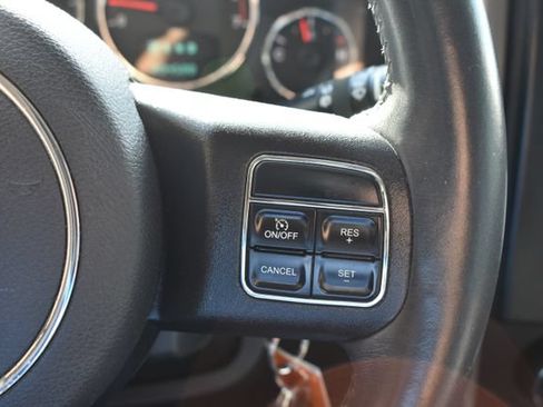 Used 2012 Jeep Liberty Sport AWD/4WD image 22