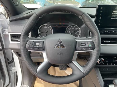 New 2026 Mitsubishi Outlander AWD image 15