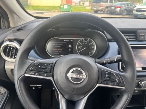 Used 2025 Nissan Versa SV FWD image 32