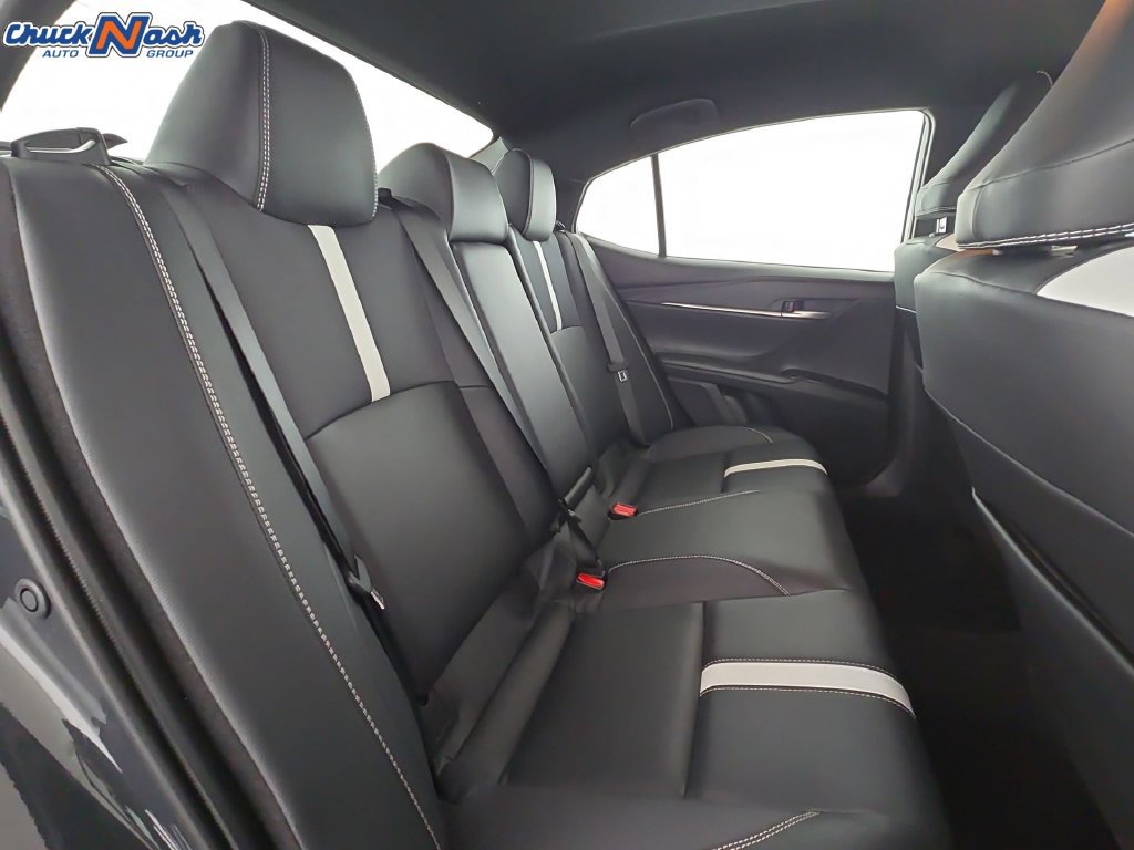 Used 2026 Toyota Camry SE FWD image 31