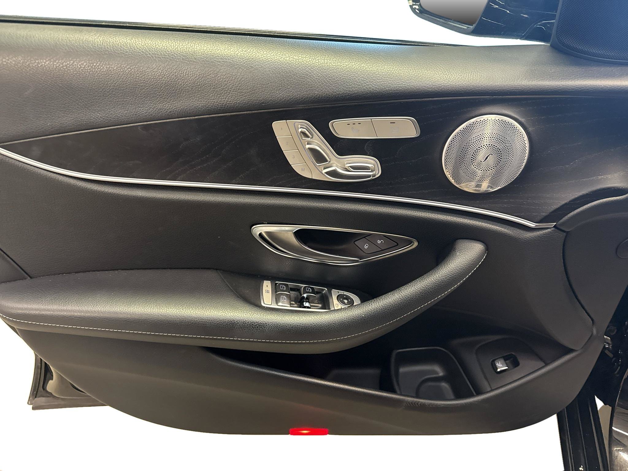 Used 2018 Mercedes-Benz E 300 4MATIC image 9