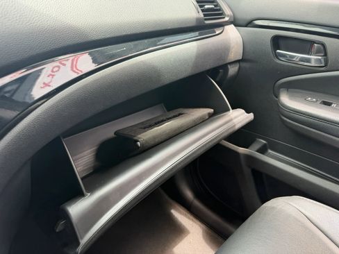 Used 2019 Honda Pilot Touring image 9