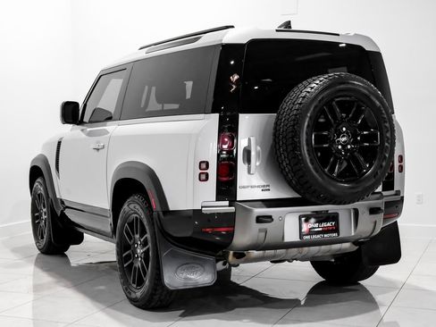 Used 2022 Land Rover Defender 90 X-Dynamic S image 8