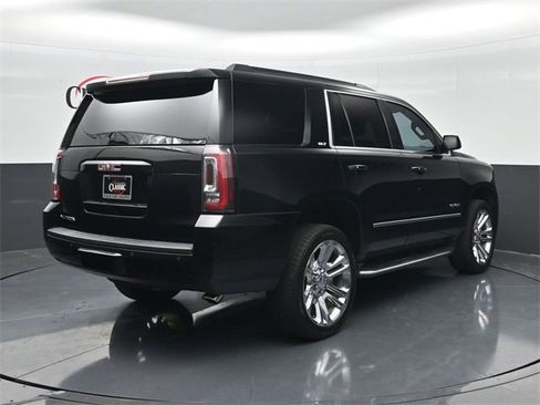 Used 2020 GMC Yukon SLT w/ Premium Edition image 7