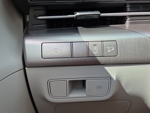 Used 2026 Hyundai Kona SE FWD image 18