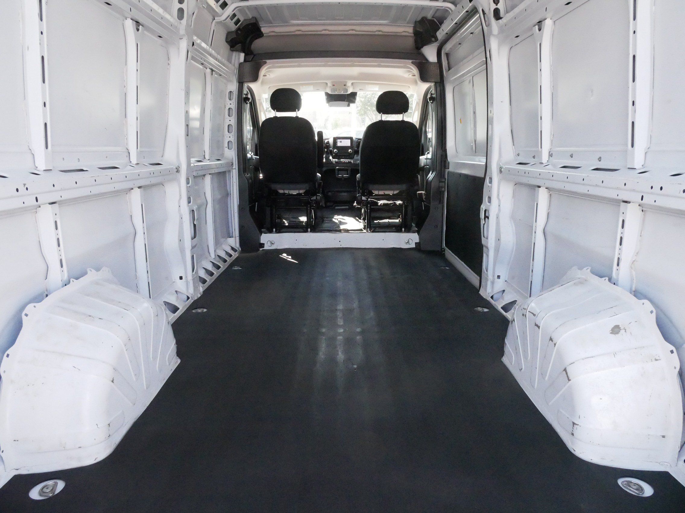 Used 2023 RAM ProMaster 2500 FWD image 18