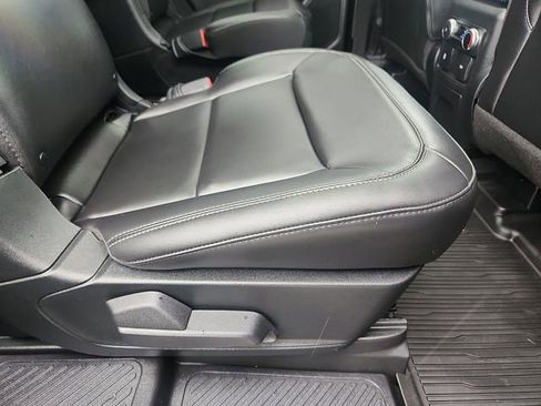 Certified 2022 Ford Explorer XLT w/ Equipment Group 202A image 31