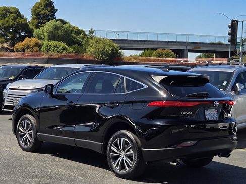 Used 2023 Toyota Venza LE AWD/4WD image 6