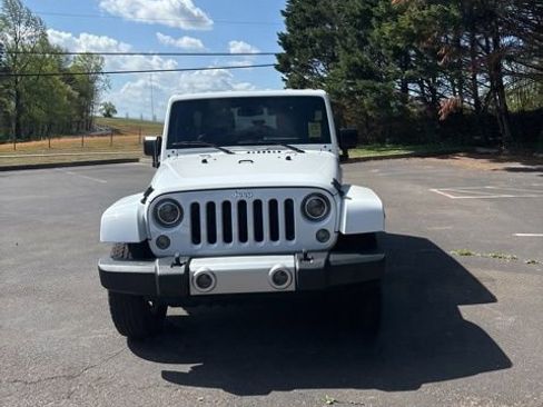 Used 2015 Jeep Wrangler Unlimited Sahara w/ Connectivity Group image 2