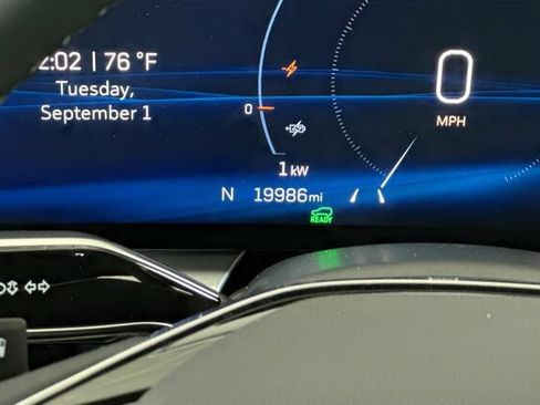 Certified 2024 Cadillac Lyriq Luxury AWD/4WD image 28
