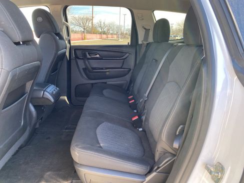 Used 2016 Chevrolet Traverse LT w/ Style and Technology Package image 9