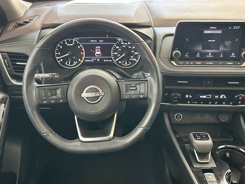 Used 2023 Nissan Rogue SV w/ SV Premium B Package FWD image 13