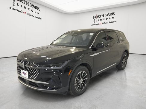 New 2026 Lincoln Nautilus Premier AWD/4WD image 2