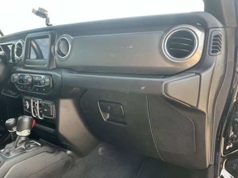 Used 2019 Jeep Wrangler Unlimited Sahara image 60