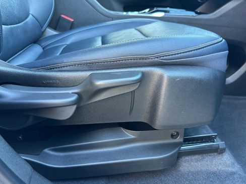 Used 2022 Chevrolet Bolt EUV Premier w/ Super Cruise Package image 22