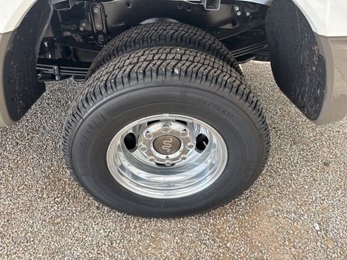 New 2026 Ford F350 4x4 Crew Cab DRW Super Duty image 5