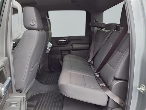 Used 2024 Chevrolet Silverado 2500 Custom w/ Custom Value Package image 18