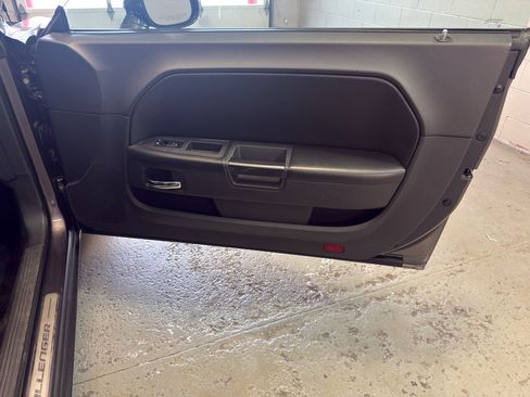 Used 2014 Dodge Challenger SXT RWD image 23