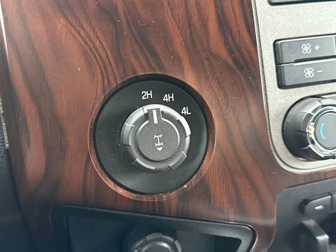 Used 2012 Ford F250 Lariat w/ Chrome Pkg image 22