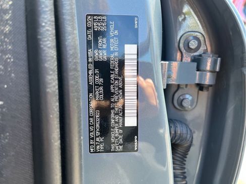 Used 2024 Volvo S60 B5 Core FWD image 30