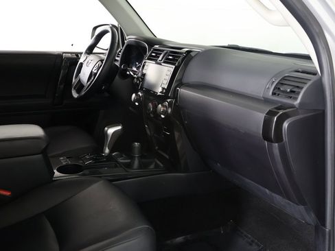 Used 2024 Toyota 4Runner TRD Off-Road Premium image 24