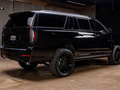 Used 2026 Cadillac Escalade ESV Sport w/ LPO, ONYX Package image 10